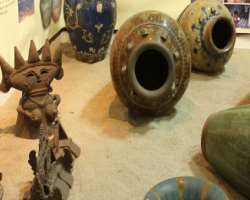 In addition to ceramics from their own country, the museum also displays ceramics from other places including Japan, Thailand, Europe, Vietnam, and Ch